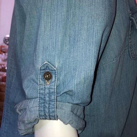 ❣️Perfect Go-To Denim Top ❣️ - Picture 5 of 8